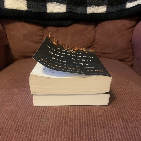 All the Ugly and Wonderful Things and Tiger Tiger book bundle - Picture 10 of 13